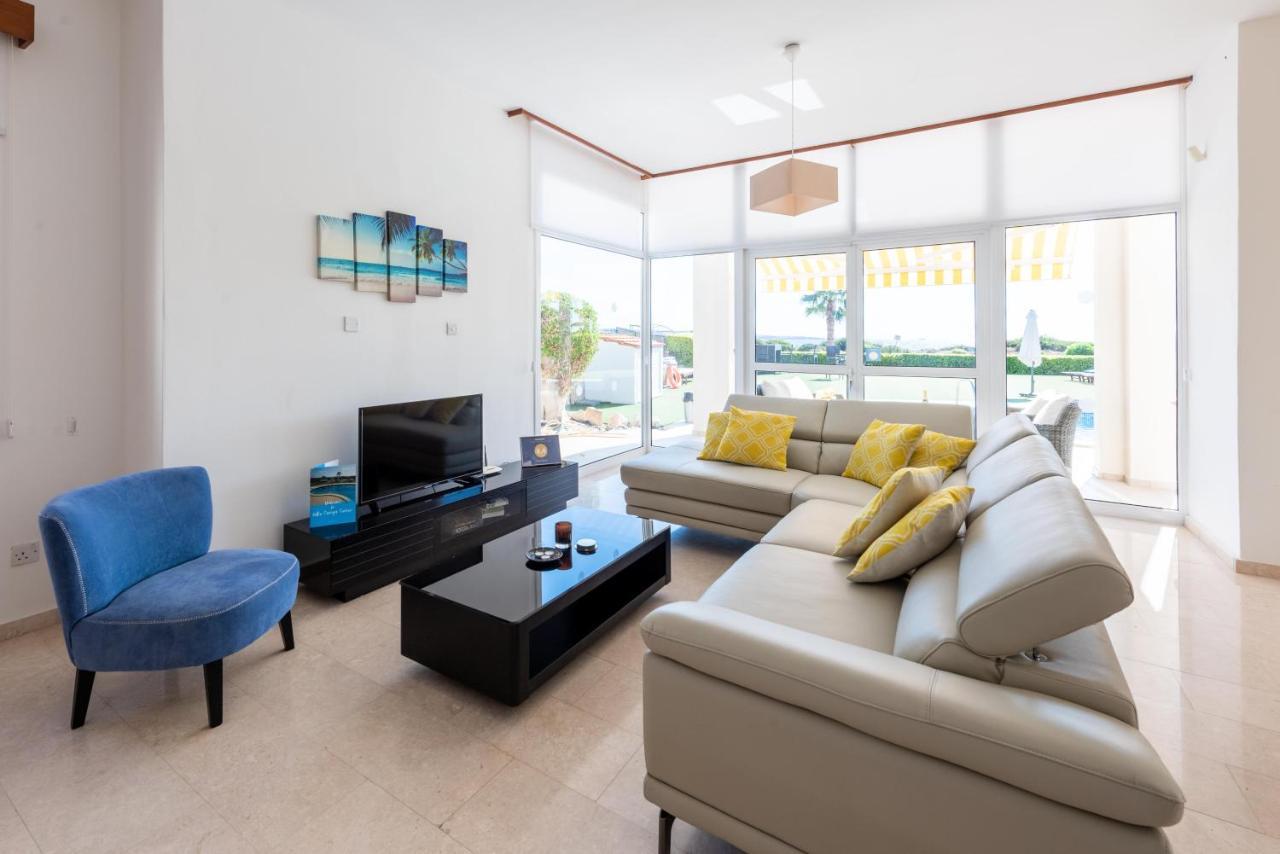 Villa Savoya Sunrise By Ezoria Villas Coral Bay Luaran gambar